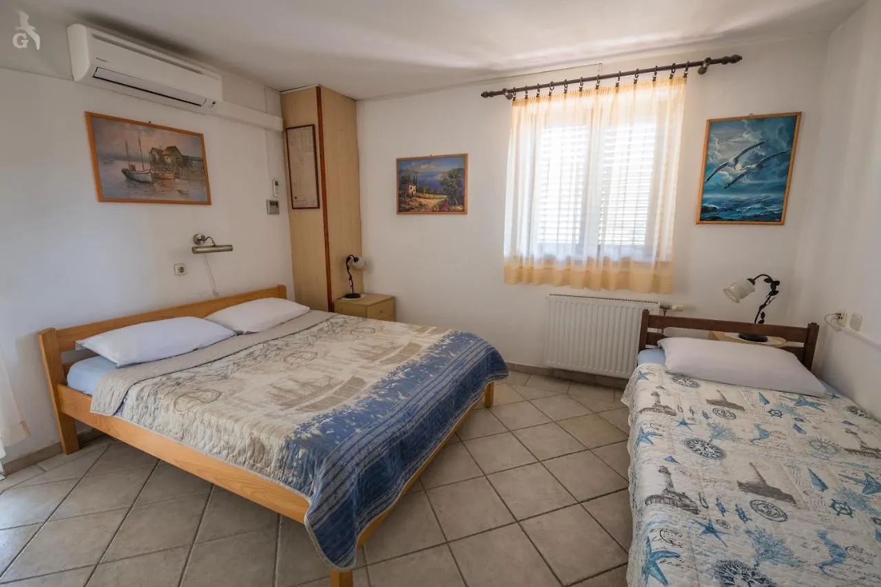Apartment Villa Goga Martinscica  Croatia